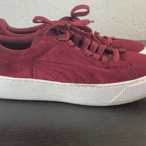 Puma Vikky Platform Velvet Sneakers